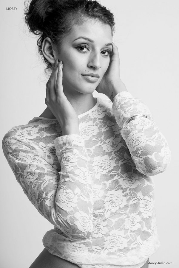 Чарлиз, 18 лет, 2 размер груди